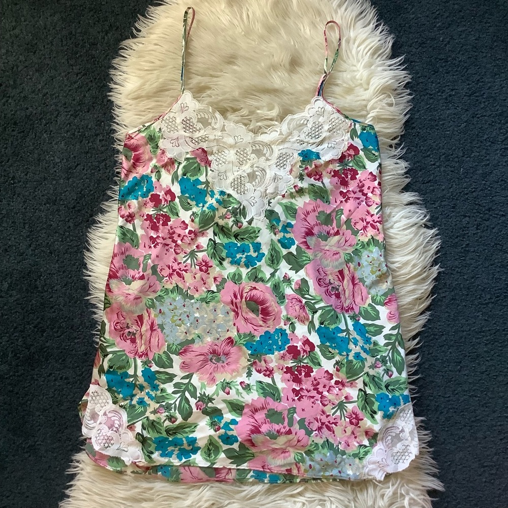 Vintage Victoria’s secret floral & lace spaghetti strap camisole